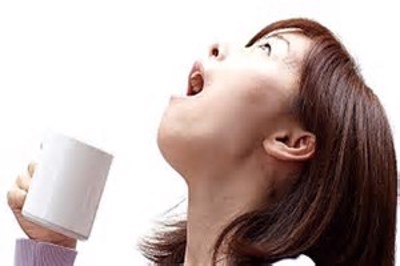 Lạ kì: Cô gái có chất giọng thều thào như bà già do hạt xơ dây thanh
