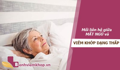 Người xanh lét như tàu lá vì MẤT NGỦ do bị VIÊM KHỚP DẠNG THẤP "hành"!