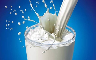 Người bị máu nhiễm mỡ có nên uống sữa không? PGS Nguyễn Văn Quýnh giải đáp