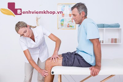 4 cách chữa đau khớp gối ở người già tại nhà hiệu quả. Xem ngay để biết!