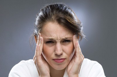 Tại sao nhiều người thường xuyên bị đau đầu về chiều? 