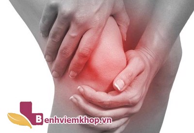 Người bị đau khớp gối có nên đi bộ không? – Câu trả lời có ngay sau đây!