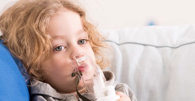 Việc điều trị viêm đường hô hấp trên ở trẻ bằng kháng sinh kết hợp cốm Tiêu Khiết Thanh có ảnh hưởng gì không?