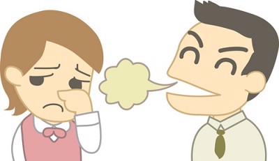 Hơi thở có mùi ảnh hưởng đến giao tiếp và các mối quan hệ như thế nào? Cần làm gì để cải thiện?