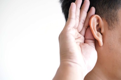 Việc lạm dụng tai nghe có thể ảnh hưởng đến thính lực như thế nào?