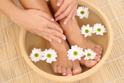 Massage chân giúp giảm đau nhức bàn chân