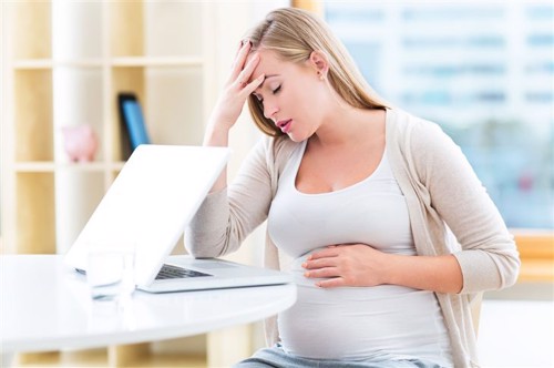Mẹ bầu bị rạn da ở tháng thứ mấy của thai kỳ?