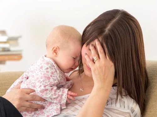 Ù tai gây ảnh hưởng nghiêm trọng tới tâm lý và sức khỏe của cả mẹ và bé