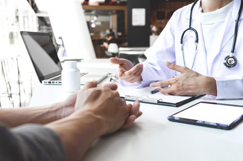 Các biện pháp điều trị viêm khớp dạng thấp hiện nay là gì? Chuyên gia Huỳnh Phiến tư vấn