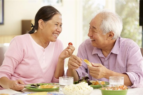 Lưu ý chế độ ăn uống, vận động khi bị viêm khớp dạng thấp