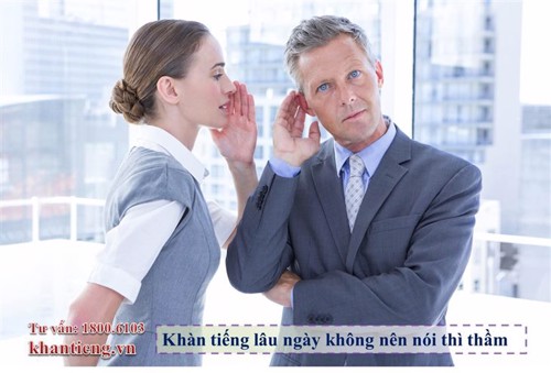 Tại sao khi bị khàn tiếng lâu ngày tuyệt đối không được nói thì thầm?