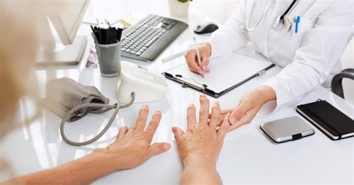 Chuyên gia Mai Thị Minh Tâm chia sẻ phác đồ điều trị viêm khớp dạng thấp mới nhất