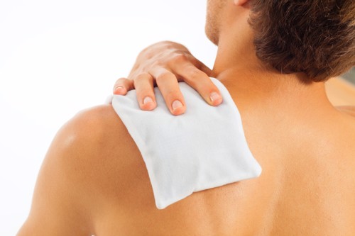 Bị đau khớp vai nên điều trị như thế nào? Chữa ở đâu thì tốt? TS Nguyễn Thị Vân Anh tư vấn