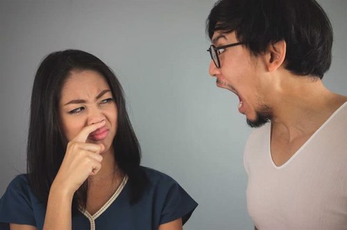 Người yêu bị hôi miệng phải làm sao? Chuyên gia Nguyễn Đình Bách tư vấn