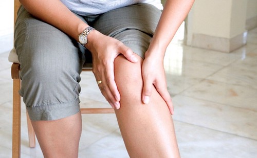 Sưng khớp gối là dấu hiệu của bệnh lý gì và có nguy hiểm không? Chuyên gia Nguyễn Thị Lực tư vấn