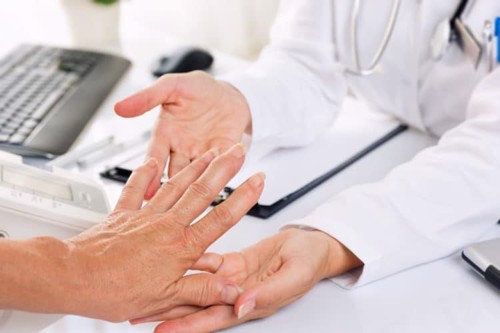 Các phương pháp điều trị viêm khớp dạng thấp, thoái hóa khớp hiện nay