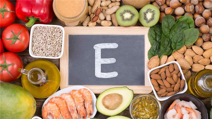 Phụ nữ 30 tuổi bị khô hạn nên sử dụng vitamin E