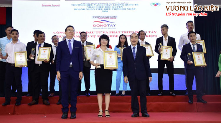 Vương Lão Kiện trân trọng nhận giải thưởng “Thương hiệu vàng – Chất lượng Quốc tế – Nhãn hiệu độc quyền 2020″
