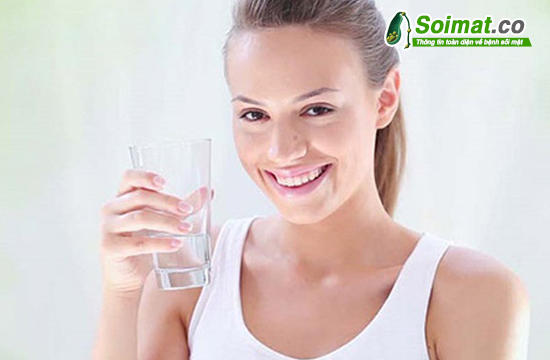 Uống nhiều nước có thể làm giảm đau sau phẫu thuật