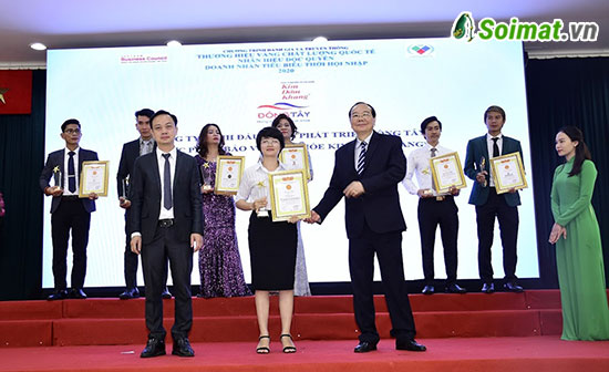 TPBVSK Kim Đởm Khang xuất sắc nhận giải “Thương hiệu vàng chất lượng quốc tế” năm 2020