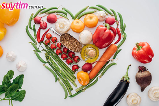 Rau xanh giàu chất xơ, vitamin và chất chống oxy hóa là những thực phẩm mà người thiếu máu cơ tim cục bộ nên ăn