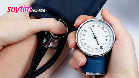 Người bị tăng huyết áp không nên dùng warfarin