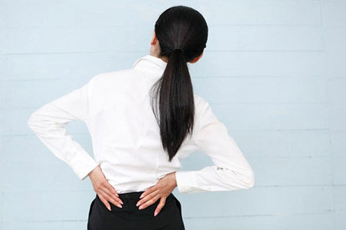 Dinh dưỡng, sinh hoạt hợp lý giúp giảm đau lưng ở phụ nữ